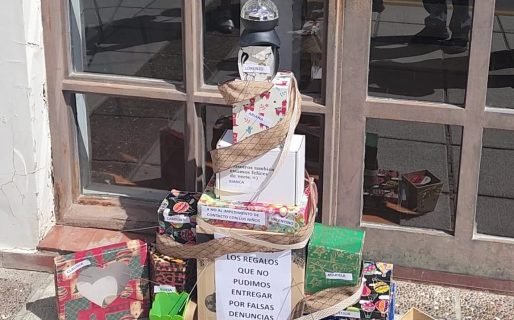 Dejaron en el Juzgado de Familia regalos que no pudieron ser entregados por “falsas denuncias”