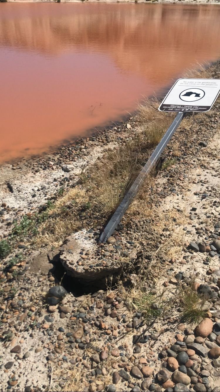 Vandalizaron el Área Natural Roca Coloradas