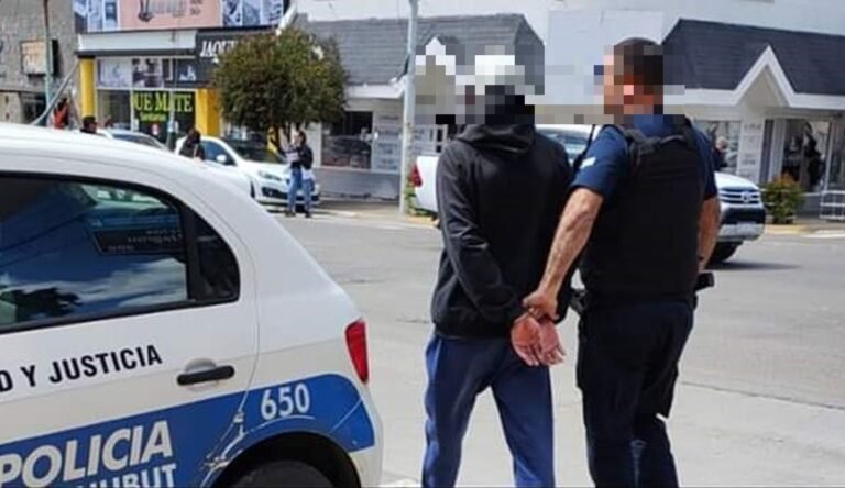 Se robó cuatro camisas en pleno Centro y quedó preso