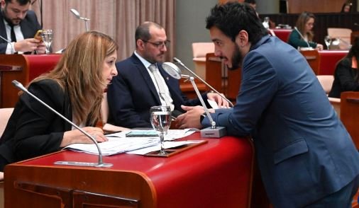 La Legislatura aprobó la ley que regula los ingresos de personal al Estado Provincial