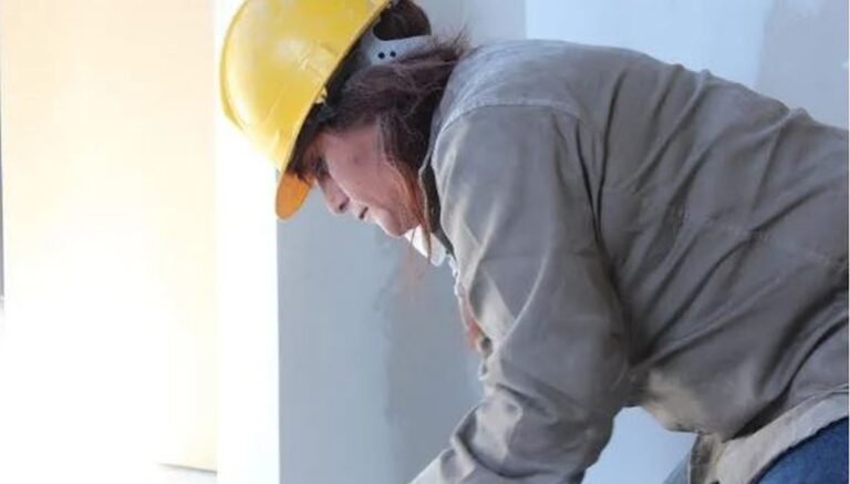 UOCRA pide aumentar un 15 por ciento el cupo femenino en la obra pública