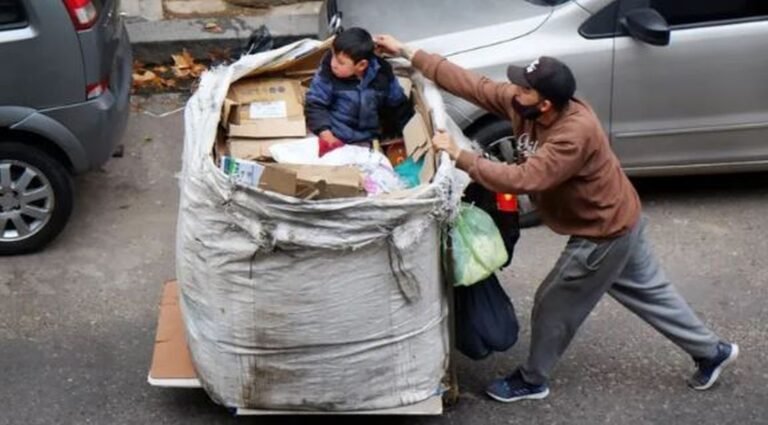 Fuerte advertencia de Cáritas por la pobreza de nenes y adolescentes en el país