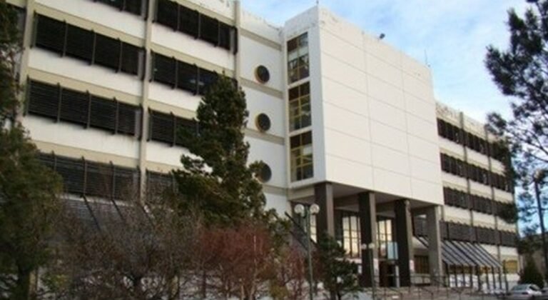 La UNPSJB no podría cobrarles a los extranjeros