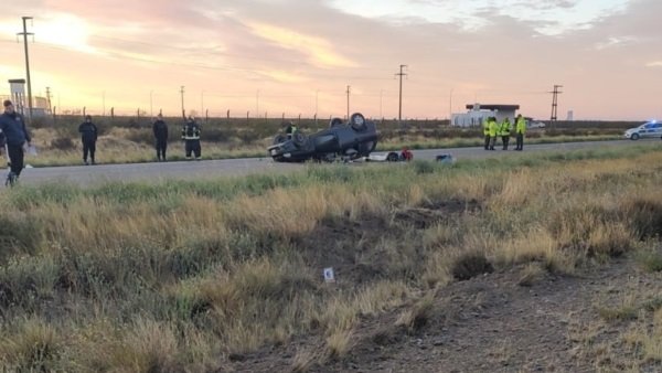 Se quedó dormida, volcó y dos menores resultaron gravemente heridos