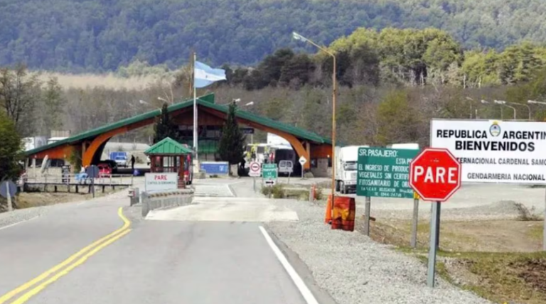 Un hombre intentó cruzar a Chile con su esposa muerta en el auto: buscaba cobrar la jubilación