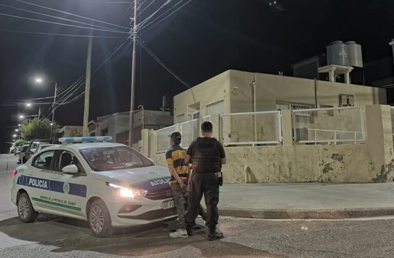 Entró a robar a una casa y se encontró con la hija del propietario