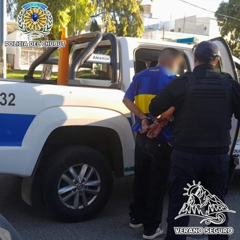 Lo identificaron frente a un boliche y era prófugo de la Justicia