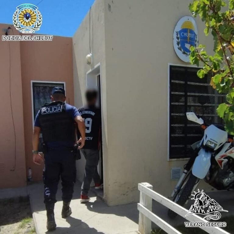 Golpeó a su pareja y tras escapar lo detuvo la Policía