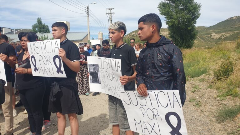 Marcha por el asesinato de Maximiliano: “Estoy destruida, quiero justicia para mi hijo”