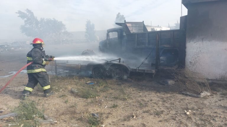 Incendio en la escombrera se extendió hasta la planta asfáltica