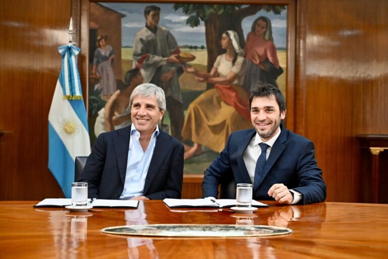 “Concretamos un acuerdo histórico con Nación para desendeudarnos haciendo obras prioritarias para los chubutenses”