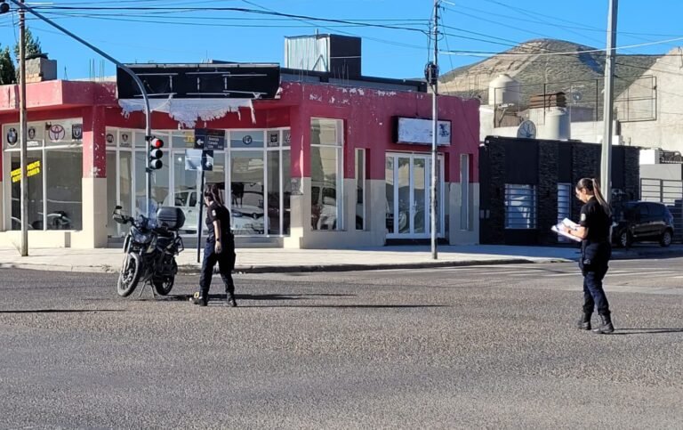 Motociclista trasladado al Hospital por accidente con un vehículo