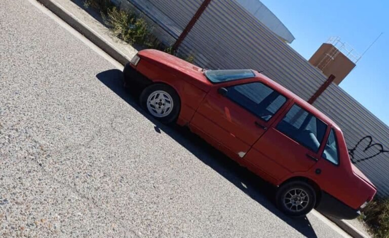 Le empezó a fallar el auto, lo dejó estacionado y se lo robaron