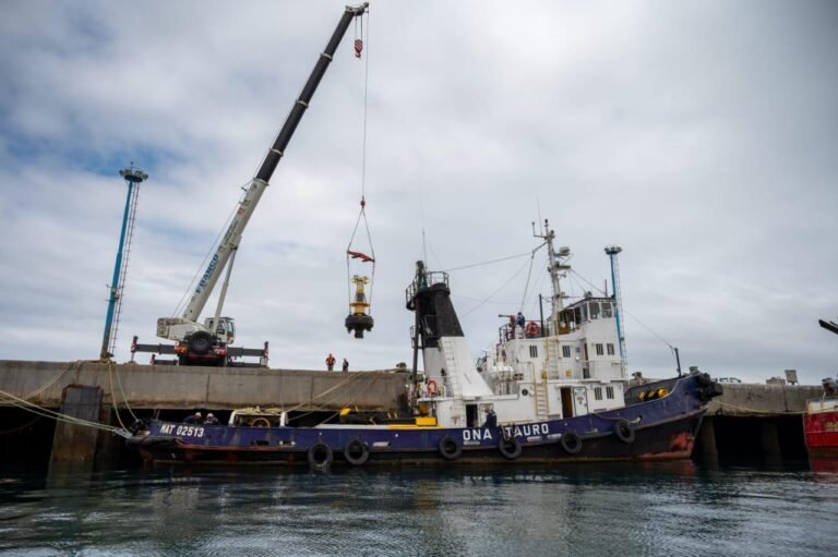 Fue instalada la boya oceanográfica en las aguas del Golfo San Jorge