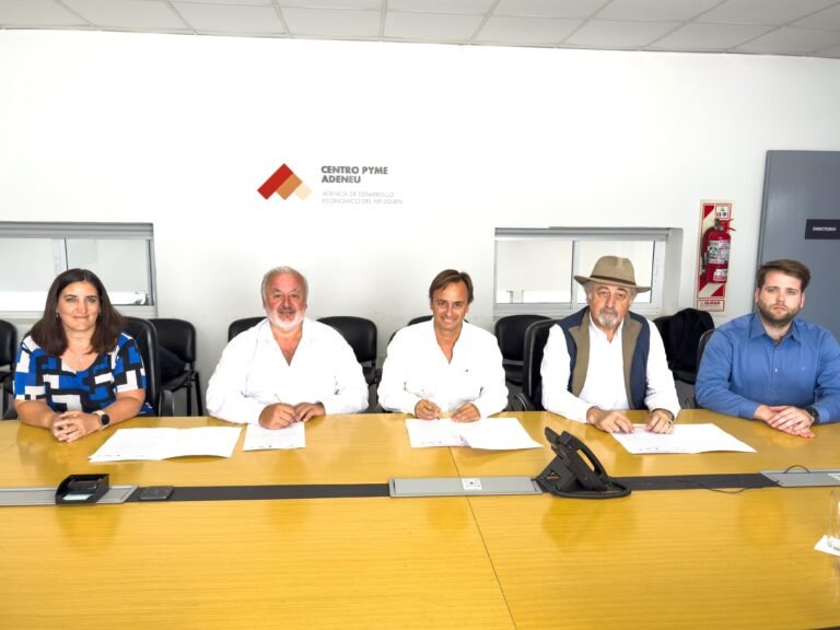 Othar firmó un convenio de cooperación productiva y de integración regional con Neuquén