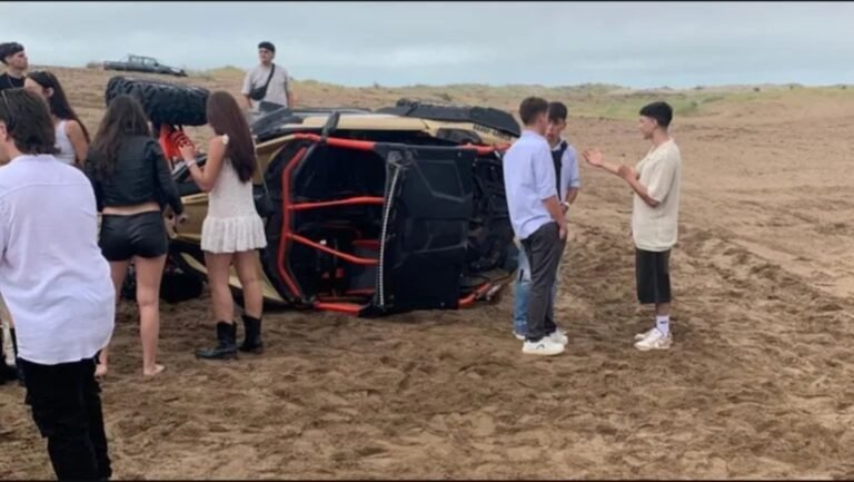 Discutió por la música en la playa y atropelló a tres personas