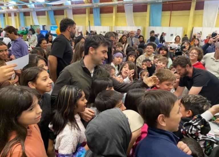 Torres donó la totalidad de su salario para mejorar las escuelas provinciales