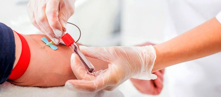 Piden dadores de sangre para el joven apuñalado en Ciudadela