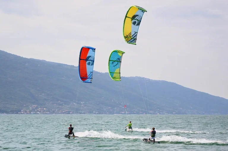 Este fin de semana largo se realizará el 8° Encuentro de Kitesurf en el Lago Musters