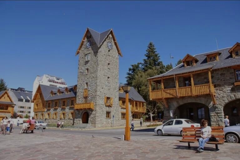 Una mujer le pegó una patada en la cabeza a un bebé de cinco meses y fue detenida