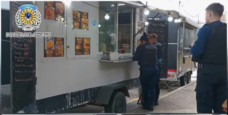 Amenazó a empleadas de un carrito de comidas