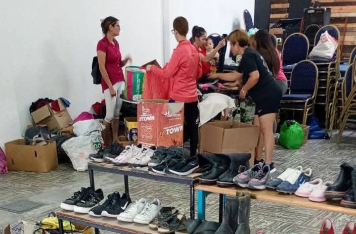 Este sábado invitan a participar de un Perchero Solidario en el barrio José Fuchs
