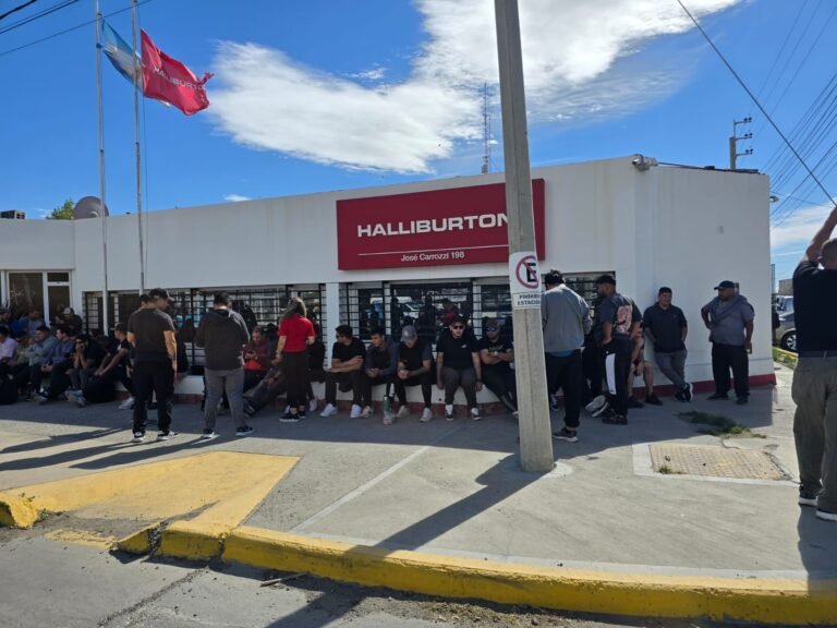 Despidieron a 290 trabajadores de la empresa petrolera Halliburton