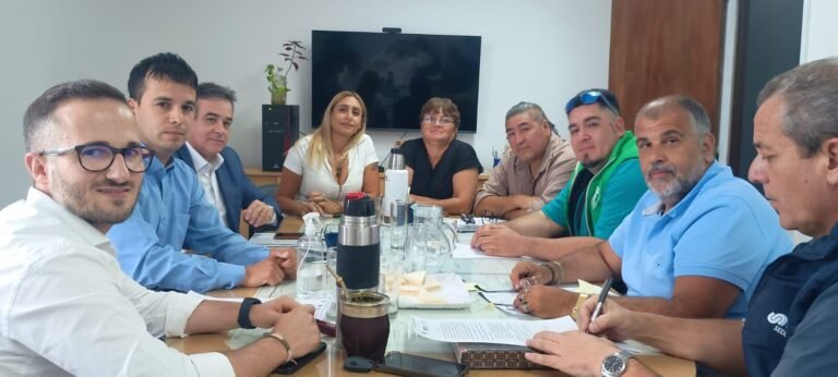 Acuerdan una nueva paritaria con personal de Bosques y brigadistas