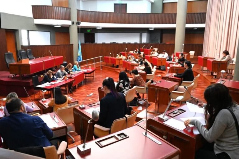 Continúan los exámenes de los concursos de antecedentes y oposición en la Legislatura