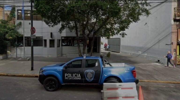 Seis presos maniataron al jefe de una alcaidía y se fugaron