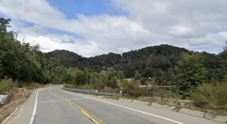 Un turista salió a pedalear por la Ruta de los 7 Lagos, se descompensó y murió