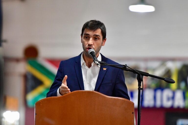 “En Chubut impulsamos la mejor medida de todas, que es quitarle el pie de encima a la producción y al trabajo”