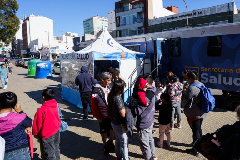 El tráiler de Salud Municipal realizó 675 atenciones a niños y adolescentes