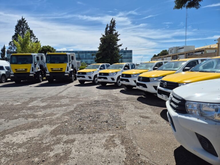 El Gobierno incorporó vehículos 0 Km para reforzar el parque automotor de Vialidad Provincial