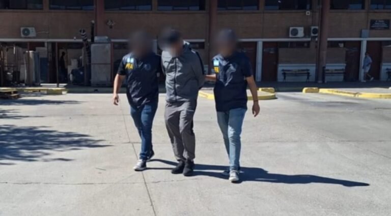 Detienen en Puerto Madryn a un hombre con extenso prontuario y orden de captura