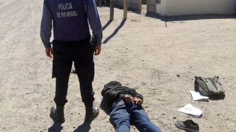Vecinos de Las Grutas atraparon y golpearon a un ladrón que robó una casa