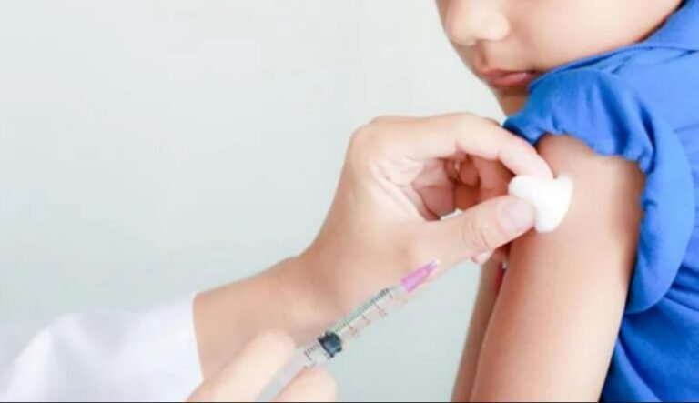 Provincia recordó a las familias la importancia de completar la vacunación de niñas y niños en etapa escolar