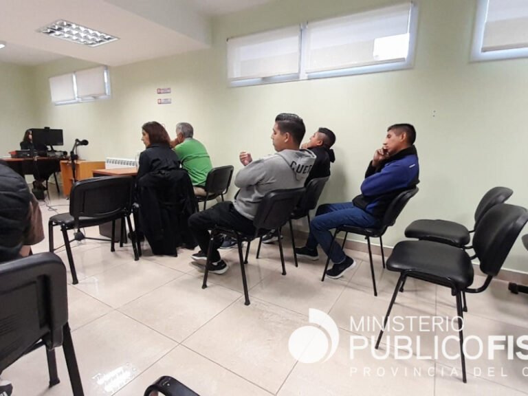 Condenaron a cuatro policías que desnudaron y golpearon a un hombre