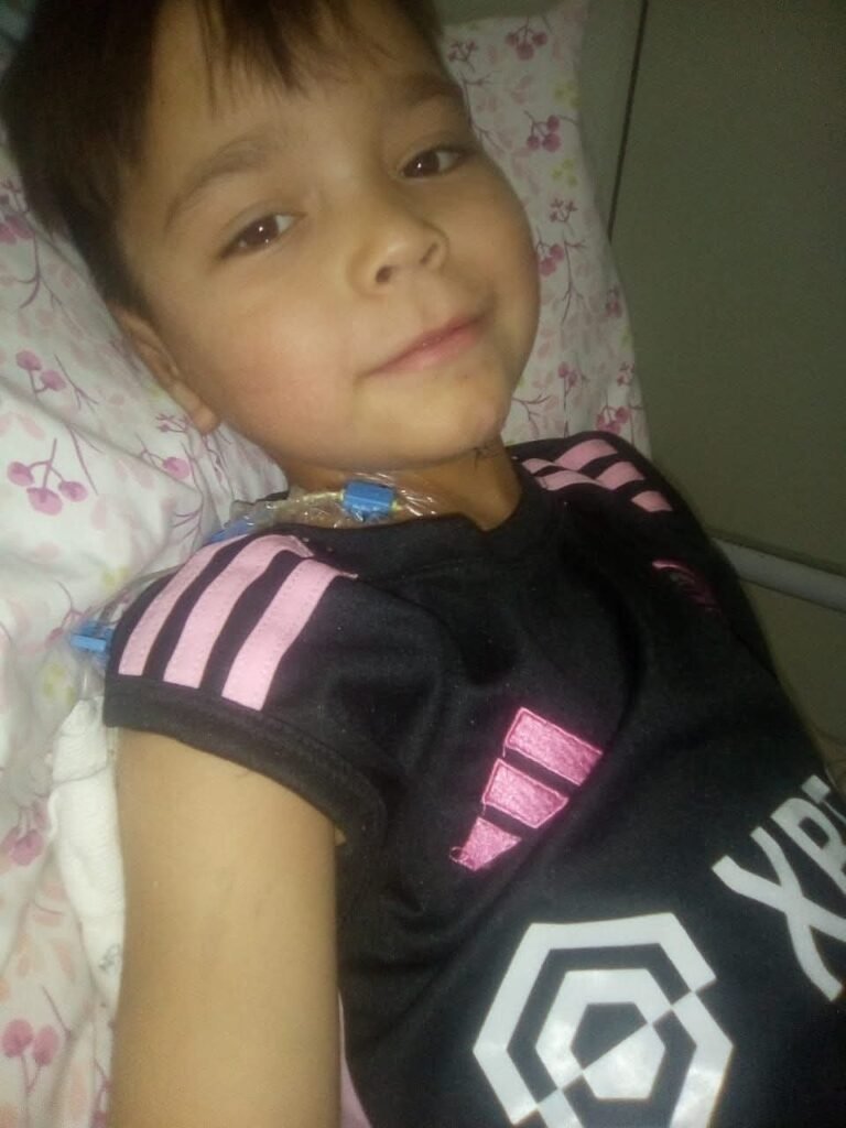 Realizan una rifa para que Benjamín tenga su silla de ruedas