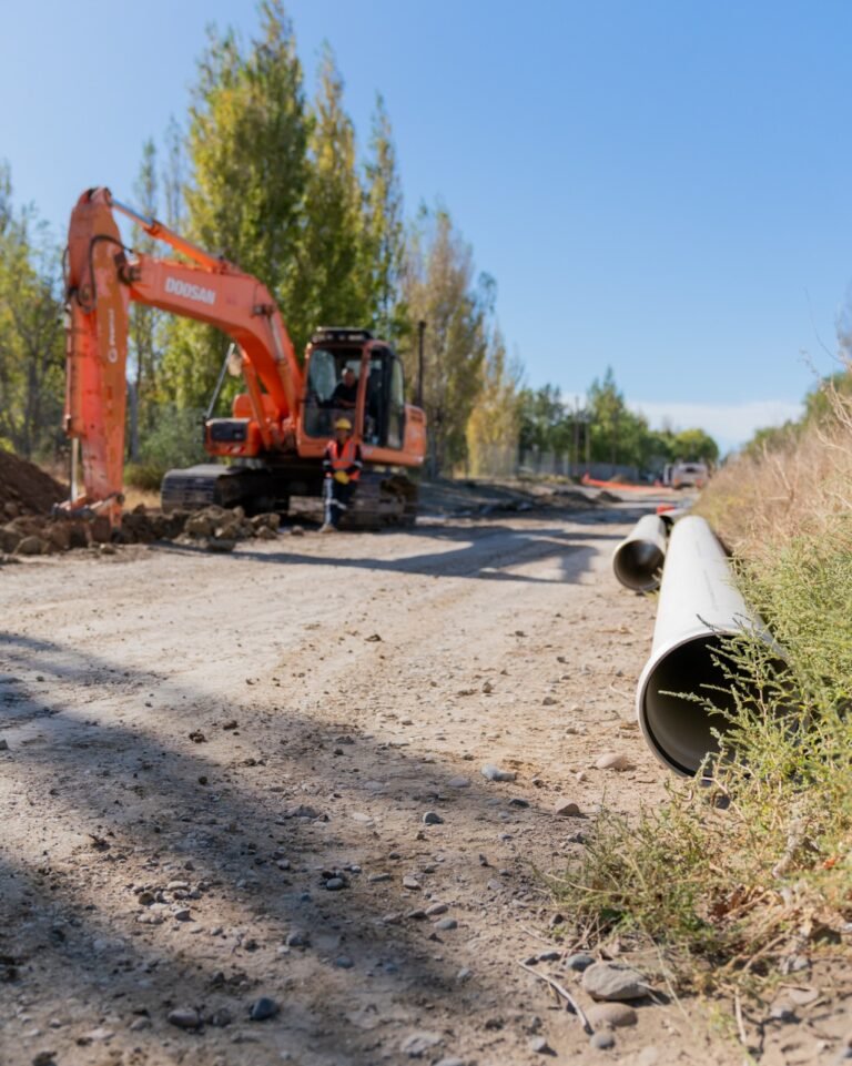 Avanza la obra del primer colector cloacal del Cordón Forestal
