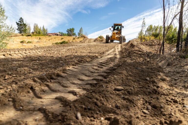Realizaron trabajos de mantenimiento de la trama vial en Fracción 14 y 15
