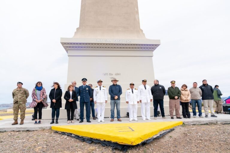 Othar presidió el acto por el Centenario del Faro San Jorge