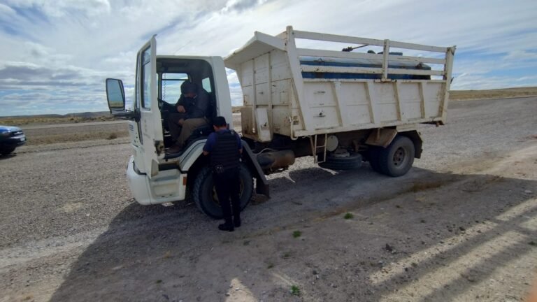 Persona descompensada en Ruta Nacional 3: intervención policial y traslado a hospital