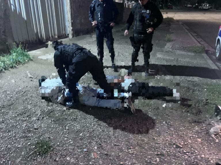 Intentaban robar una moto y fueron sorprendidos por la policía