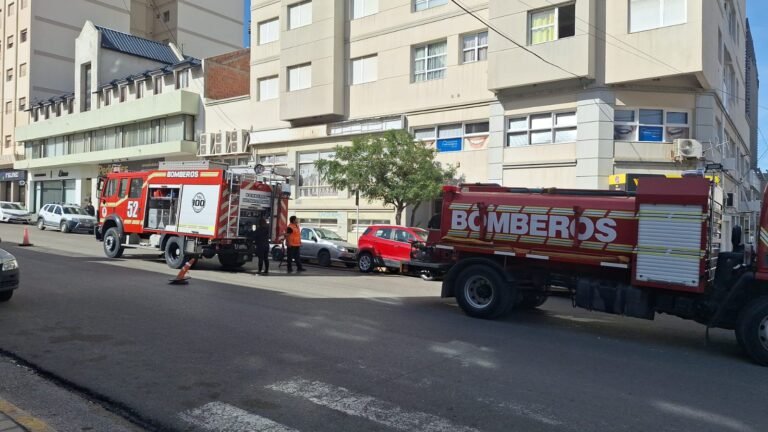 Bomberos lograron controlar un principio de incendio en edificio céntrico