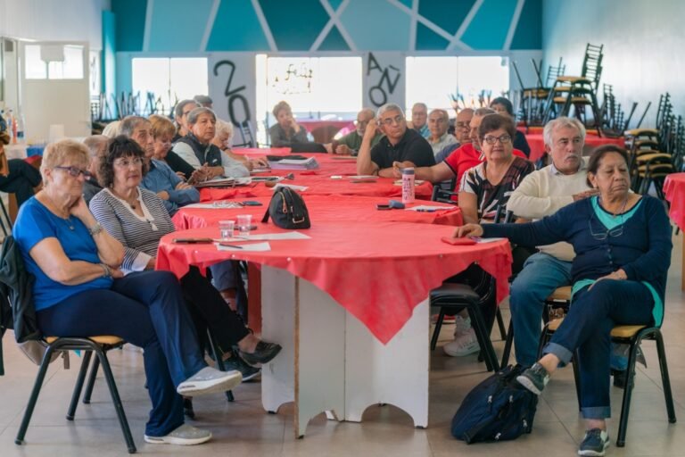 El Municipio realizó la presentación de beneficios para Jubilados y pensionados