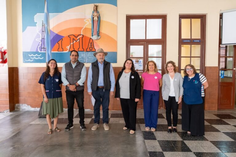Othar visitó el Instituto María Auxiliadora que conmemora sus 100 años