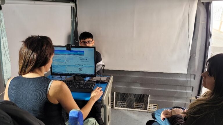 Exitosa primera jornada de documentación del Registro Civil Móvil