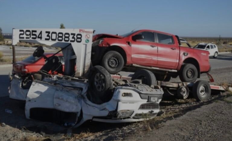 Iba “zigzagueando” por Ruta 3 y chocó de frente contra un taxi