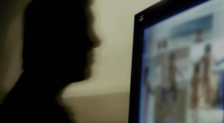 Allanan a un joven de 22 años sospechado de distribuir imágenes de pedofilia